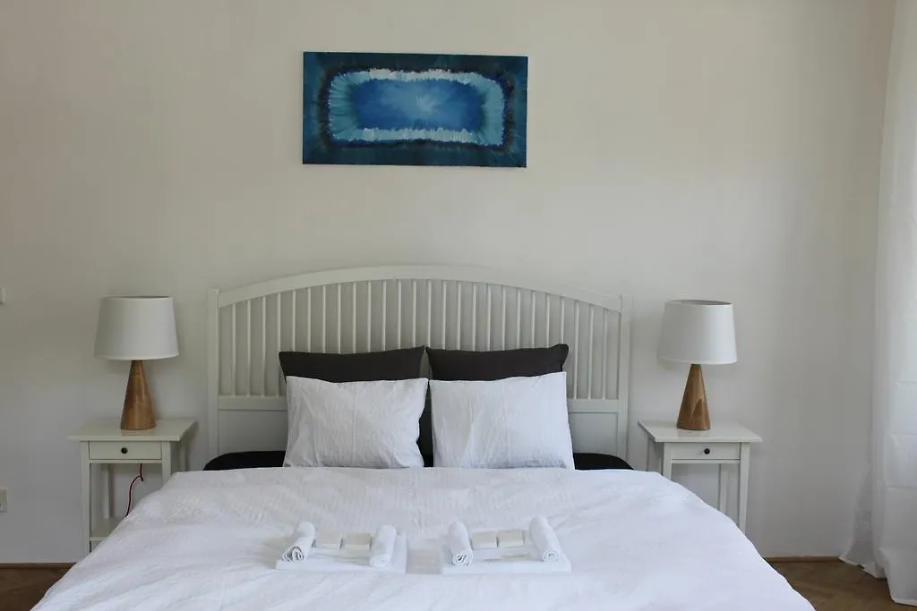 Temporary Guest House Prague Апартаменты